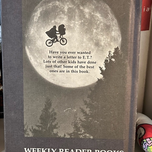 E.T. Book - Picture 2 of 4